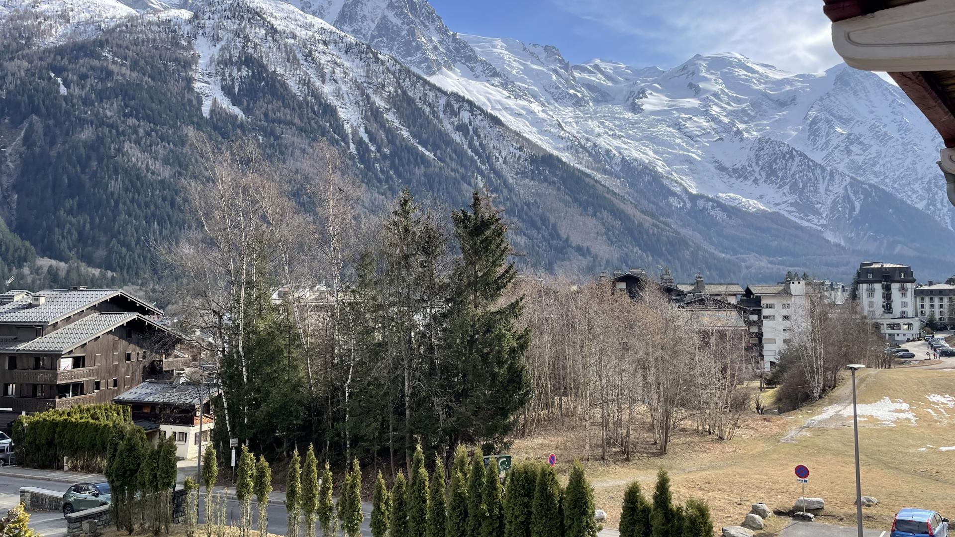 Chamonix mont-blanc hotel famille view downtown